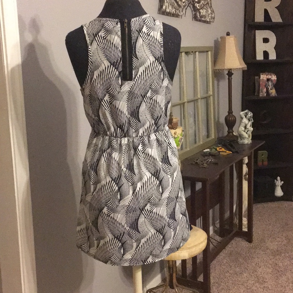 Dress - Picture 2 of 5